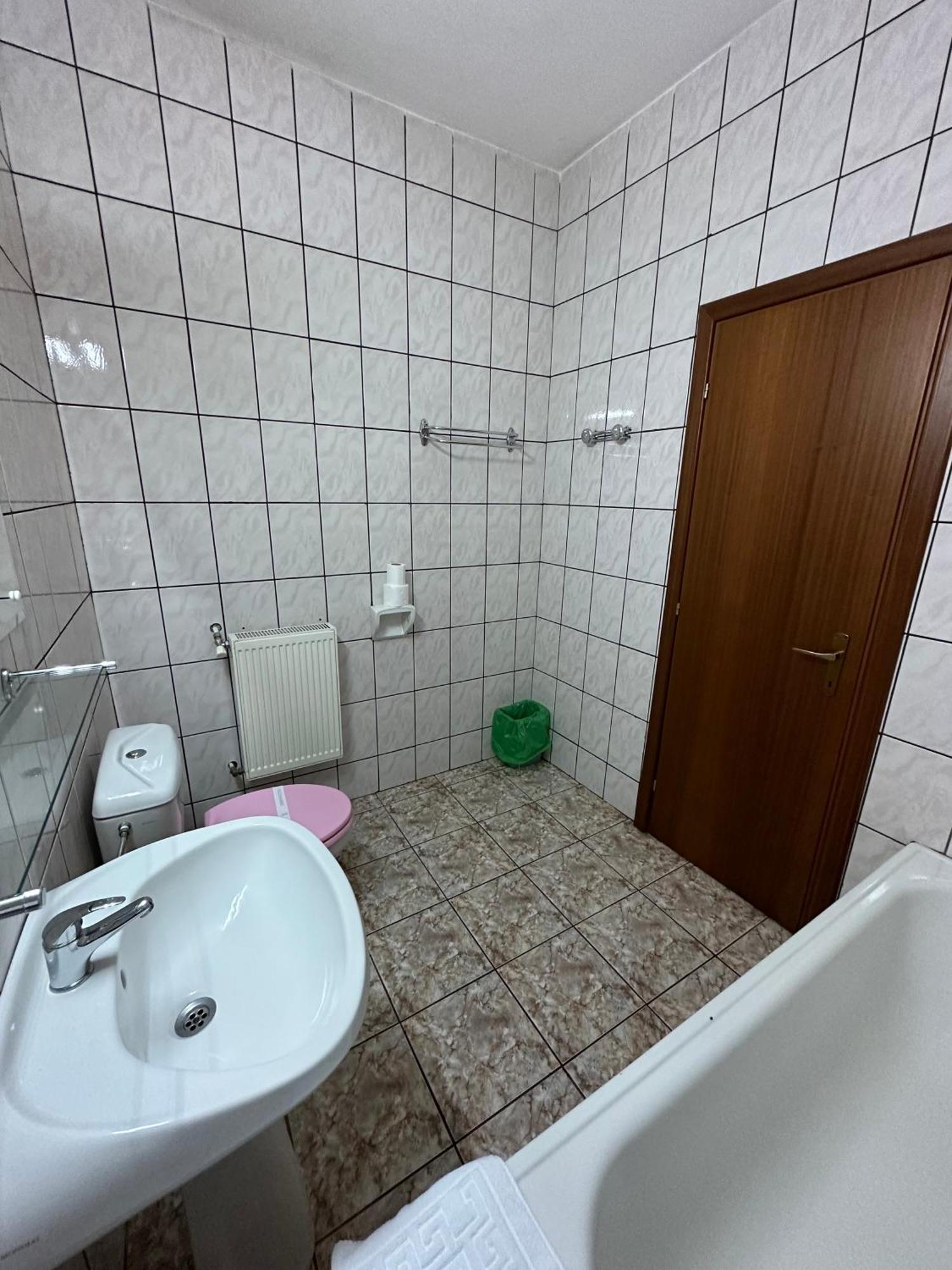 Hotel Diana Bistrita  Luaran gambar