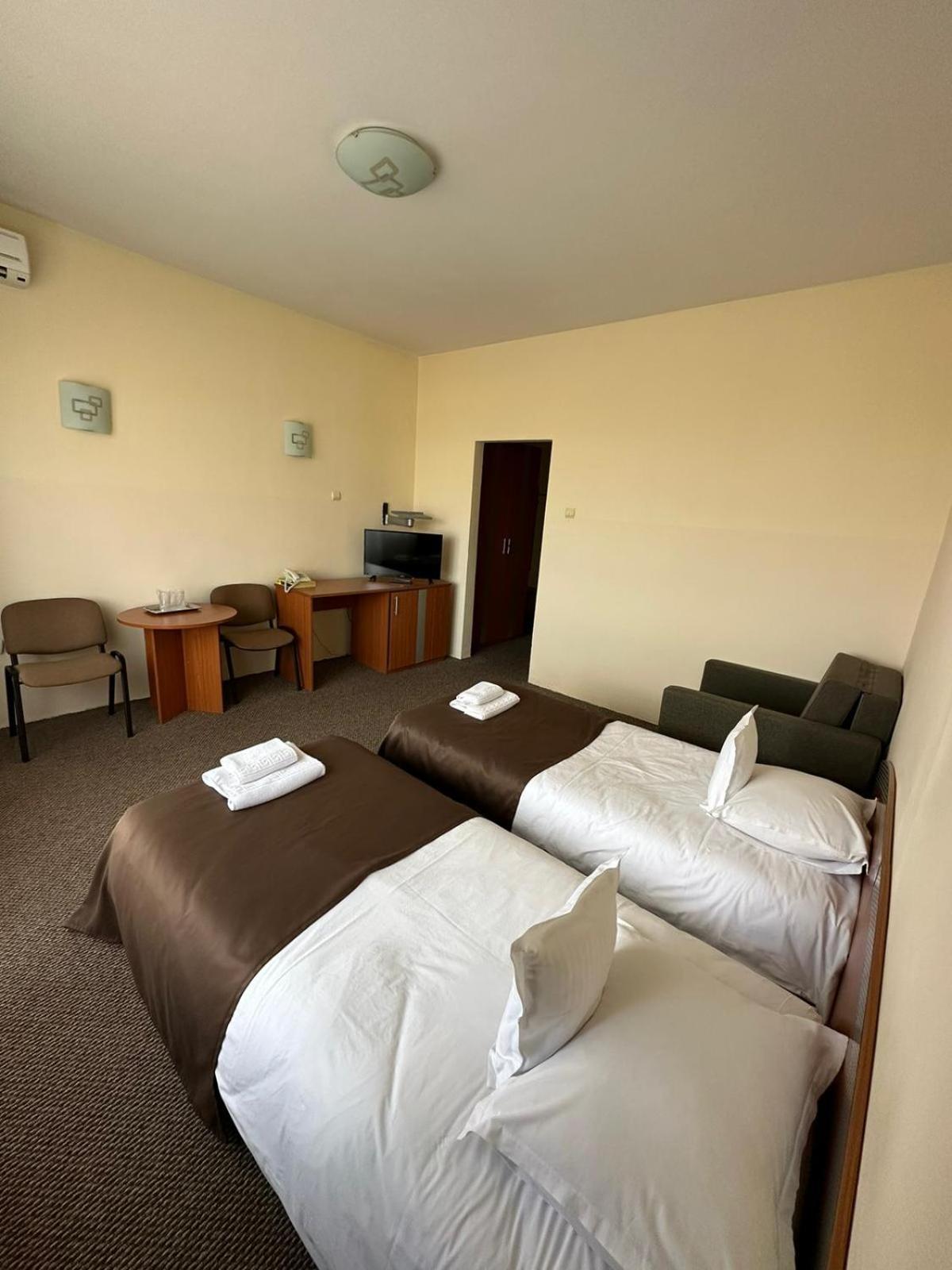 Hotel Diana Bistrita  Luaran gambar
