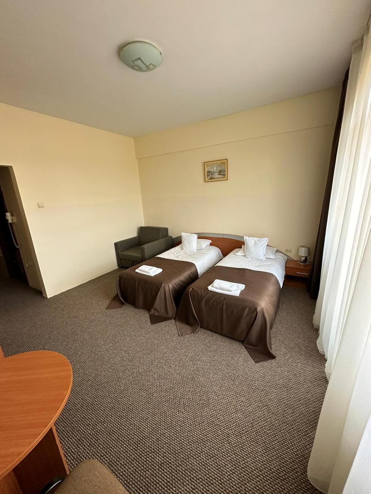Hotel Diana Bistrita  Luaran gambar