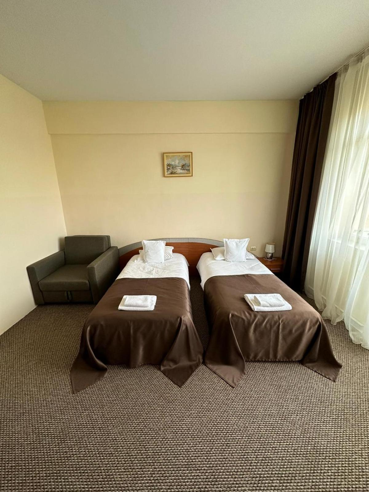 Hotel Diana Bistrita  Luaran gambar