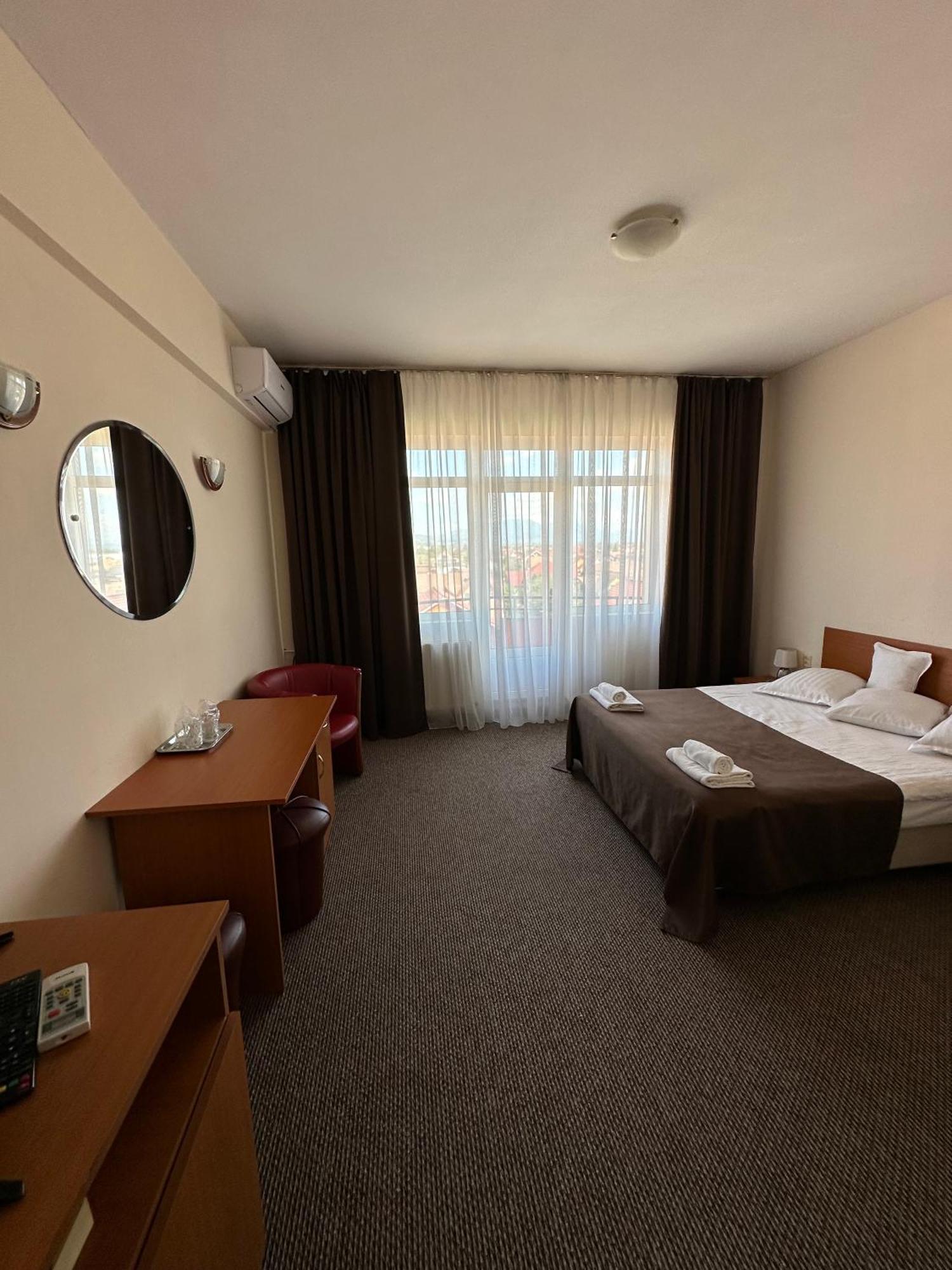Hotel Diana Bistrita  Luaran gambar