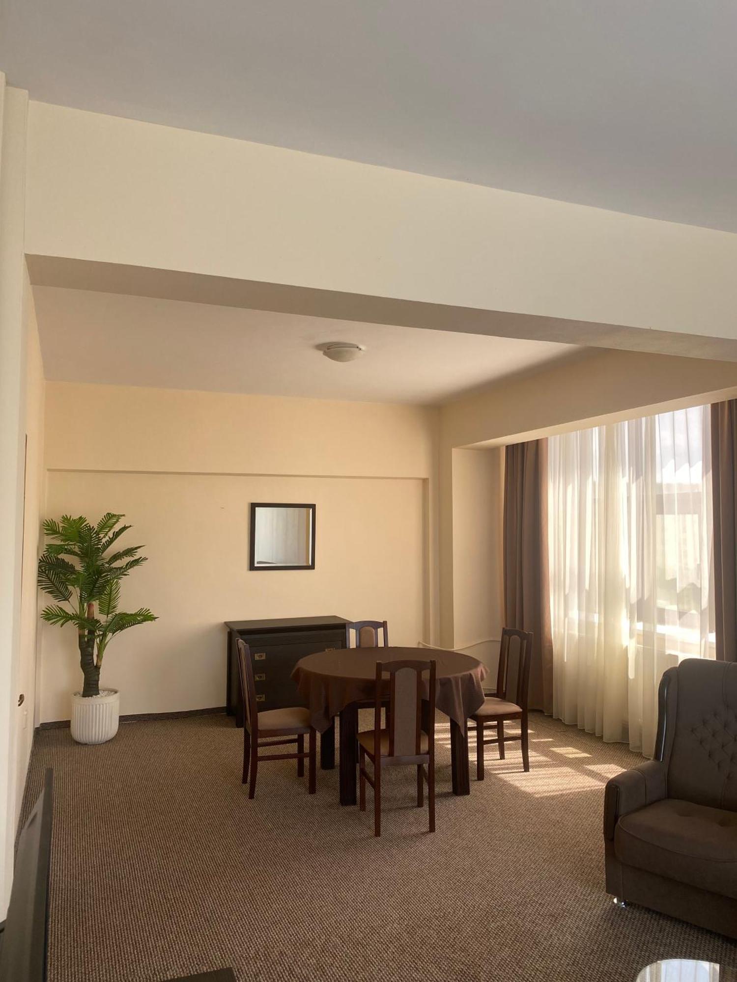 Hotel Diana Bistrita  Luaran gambar