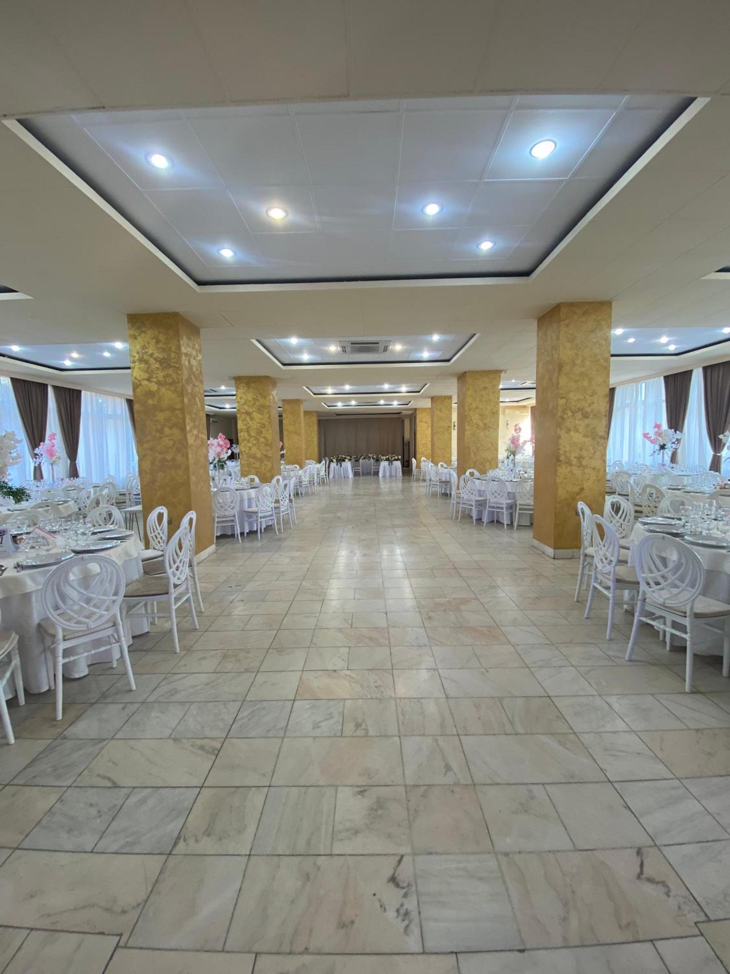 Hotel Diana Bistrita  Luaran gambar