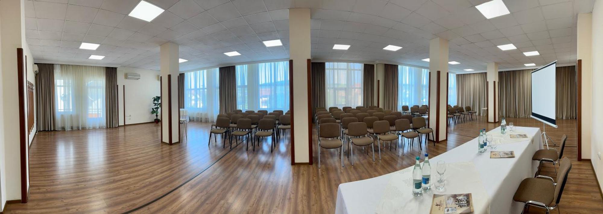 Hotel Diana Bistrita  Luaran gambar