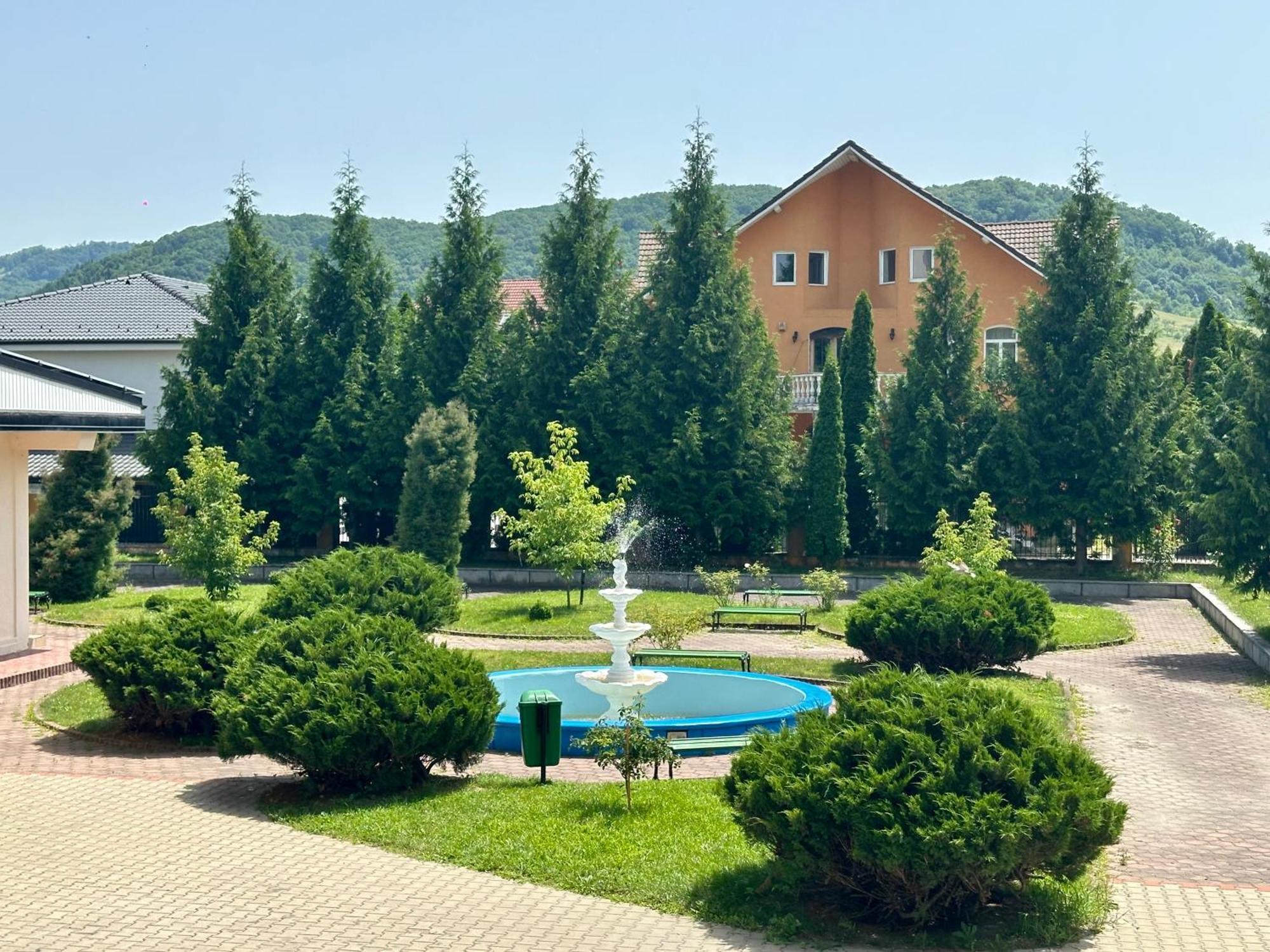 Hotel Diana Bistrita  Luaran gambar