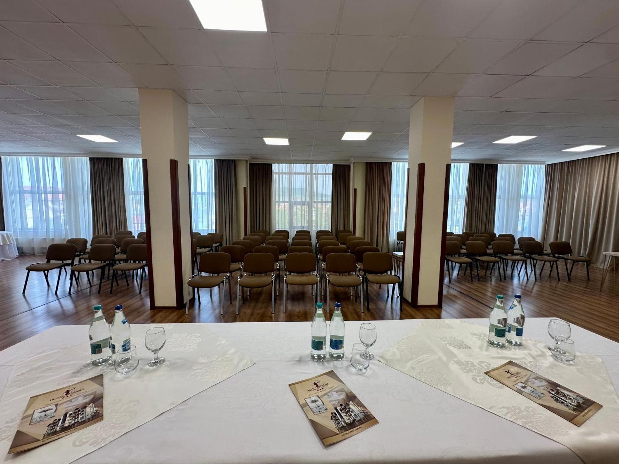 Hotel Diana Bistrita  Luaran gambar